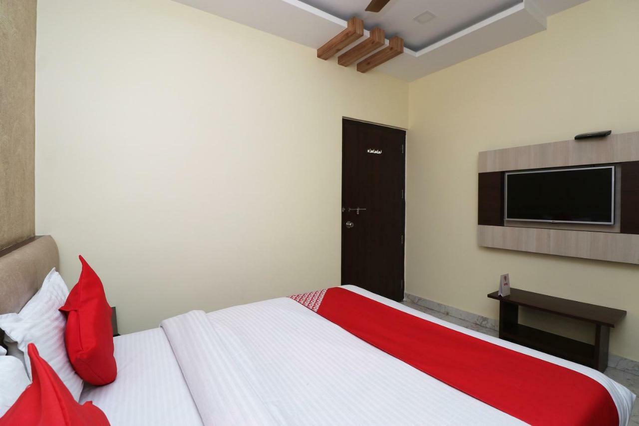 Oyo 27750 Bhagwati Residency Hotel Mirzāpur Exterior foto